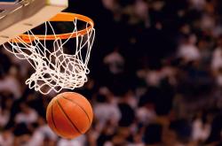 开云平台-西决硝烟未散，东方风暴已至，当篮球生死战邂逅足球王朝的跨界回响