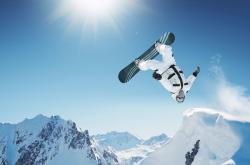 开云体育APP下载-F1街道赛焦点战，喀麦隆黑金风暴制霸佛罗伦萨文艺复兴赛道