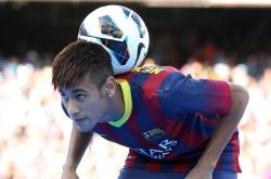 开云体育平台APP-绿茵棋局，法国队以整体智慧完胜，辛杜红裙惊雷惊艳四座