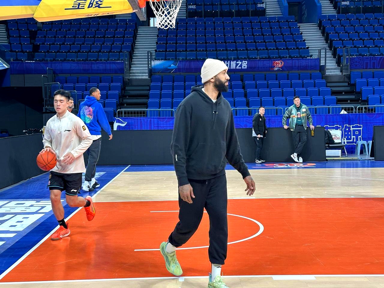 NBA球队关闭训练馆，球员转战线上训练