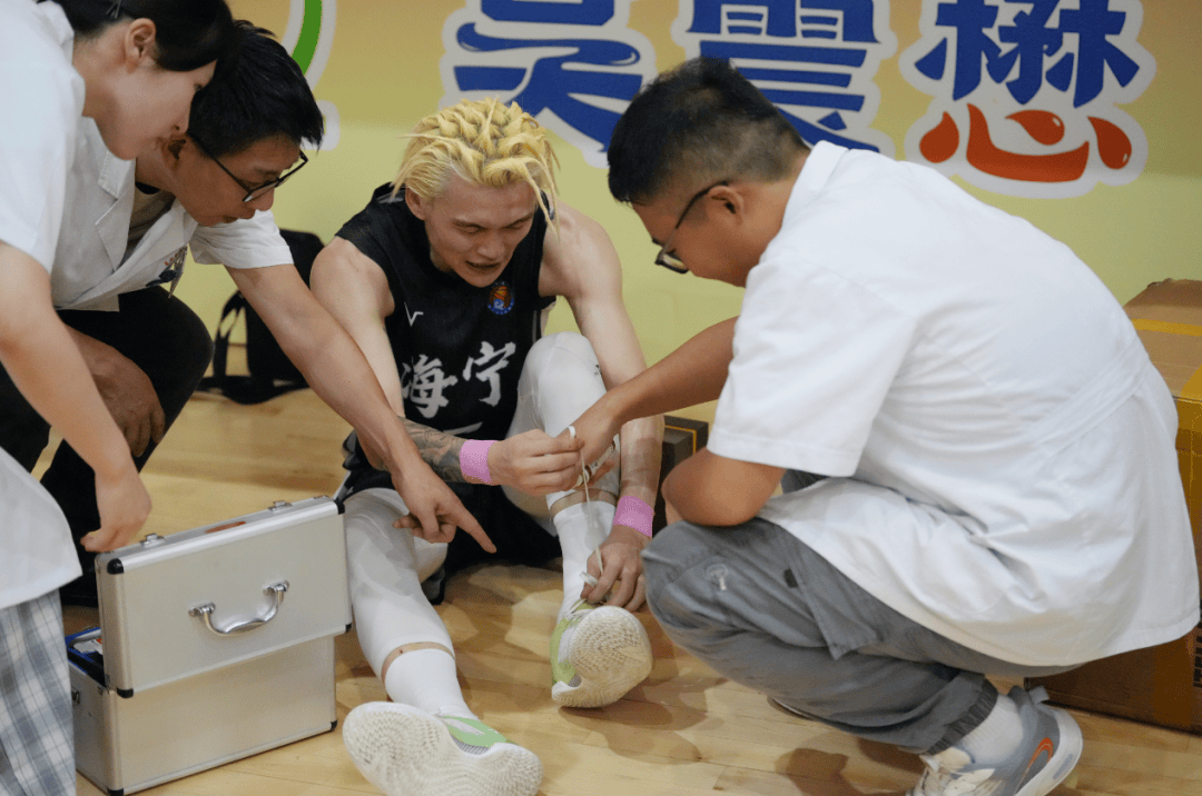 波兰队主帅力挺队员奋力拼搏的简单介绍