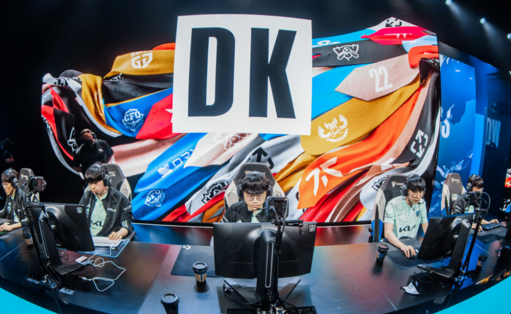 FLY翻盘DK，Ming团战一打五激烈交锋全球总决赛，引爆全场热议