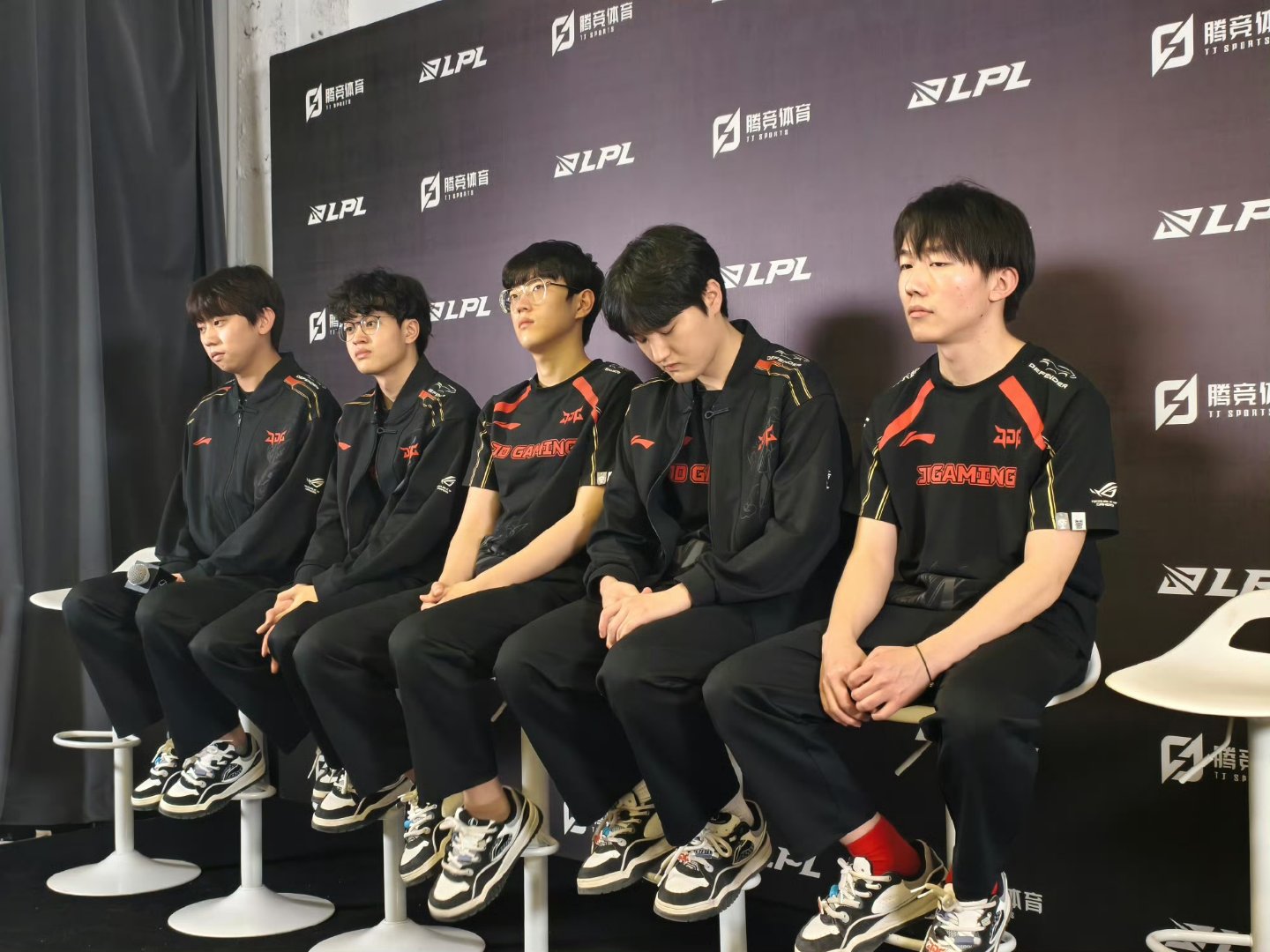 包含PSG轻取G2，369关键团战开团秒人宿敌对决全球总决赛，让粉丝疯狂欢呼的词条