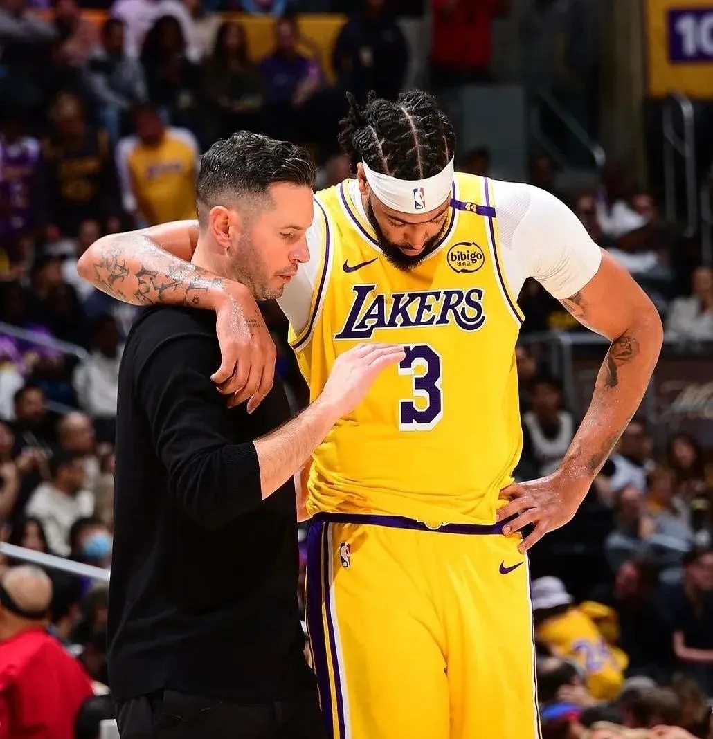 湖人再胜尼克斯,浓眉哥狂砍38分 湖人再胜尼克斯,浓眉哥狂砍38分