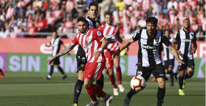 瓦伦西亚客场大胜莱万特，积分榜上升至第7位