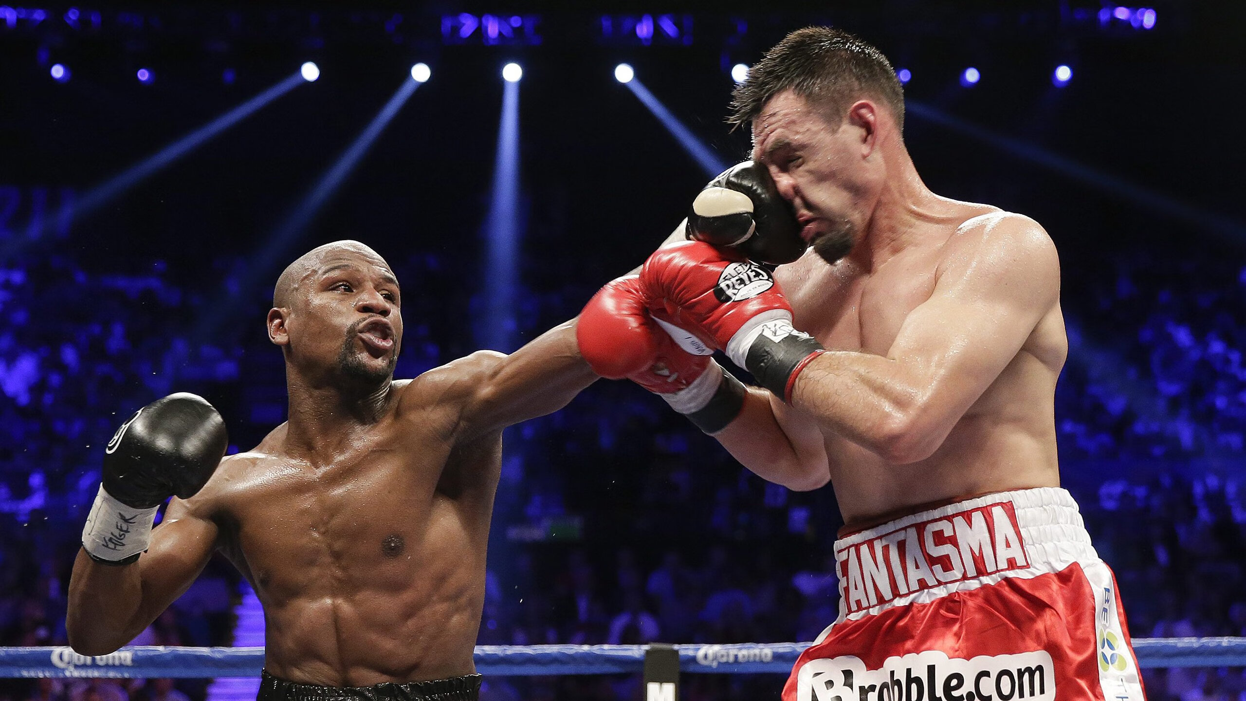 银箭惊险刺穿跃马，火星车孤独巡航